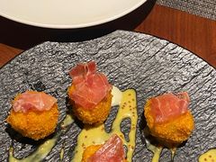 -MONICH牛排融合餐厅(和义大道购物中心店)