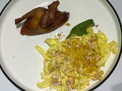 妙龄鸽拼菊花牛油果-小榄人家酒楼(民安店)