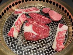 -铭牛烧肉·和牛海鲜自助(高新月牙湖店)