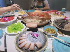-墨居上隐·院子里火锅(峨眉店)