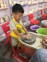 -泥娃娃DIY陶吧(易生活购物公园店)