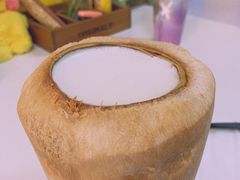 -志龙皇冠吃货椰子铺