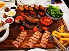 牛排拼盘-火车头法国西餐厅
