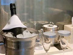 -上海漕河泾万丽酒店