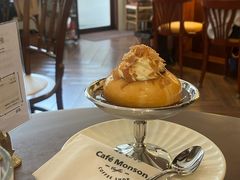 -Café Monson