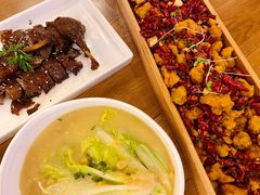 -爱啤精酿·民谣酒馆(滨江店)