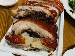 -黄记四更烤乳猪店