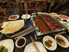 -百年川椒重庆老火锅(光谷店)