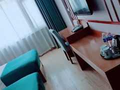 -宸玥酒店(成都西南财大地铁站店)