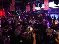 -UP嘻哈酒吧(粉巢店)