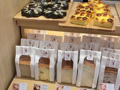 面包甜点陈列柜-好利来(健德门店)