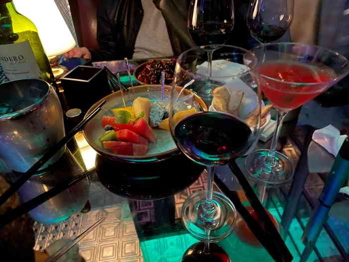 戏迷-成都群光君悦酒店-"君悦附带的酒吧,基本上不用担心假酒问题 .