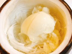 -志龙皇冠吃货椰子铺