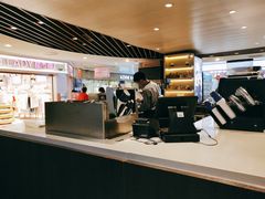 -luckincoffee瑞幸咖啡(香港名店街店)