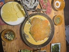 -贵厨酸汤牛肉(小十字店)
