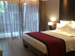 -三亚湾海居铂尔曼度假酒店