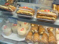 -白玉兰食品甜凤店(合生汇店)