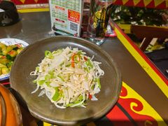 -老滇山寨•云南特色菜•地方菜•民族风情歌舞表演(金碧店)