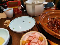 -有红鸡毛店·川菜(建设路店)