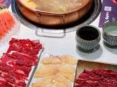 招牌牛腩骨汤锅-牛村来人潮汕牛肉火锅(西单店)