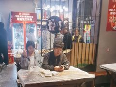 -老街烧烤大排档·地道湖北菜·龙虾馆(汉口火车站店)