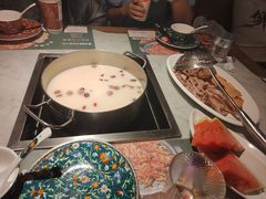 -尚尚仙·酸汤猪手·猪肚鸡火锅(华联万柳购物中心店)