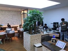 -Line 咖啡(石厦花园店)