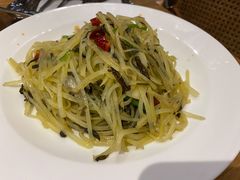 椒蒿土豆丝-胖老汉椒麻鸡清真新疆菜(西御街店)