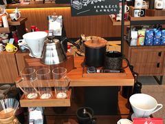 零售区-星巴克(广州百信广场东区店)