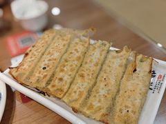 肉三鲜锅贴-春水锅贴·传统鲁菜(大明湖店)