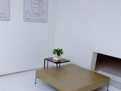 -卡罗酒店(东门晒布地铁站店)