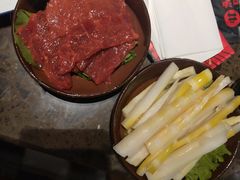 -沪小二炭火蛙锅(淮海中路美食不夜城店)