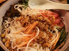 凉米线-缘生态云南菜·野生菌庭院餐厅(华侨城店)