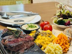 -Mark&Mars Restaurant