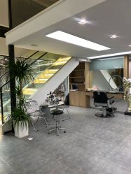 -诗悦发型烫染SALON