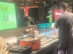 -野山舂·贵州现舂酸汤火锅(鸿通城店)