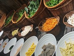 -金马门国际美食百汇(珞喻路店)