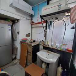 -兰建理发店