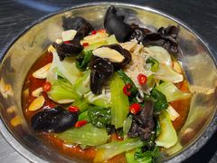 -马路牙子烧烤音乐酒馆(望京店)
