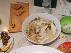 -渔语鱼酸菜鱼新川菜(来福士店)
