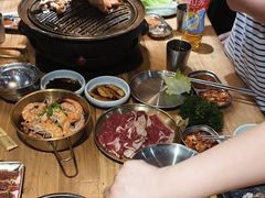 -汉城烤肉·黑金冠(华山路店)