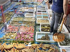 -霞涌市场海鲜摆卖区