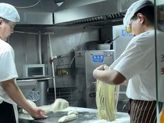 -亮亮面馆(经六路店)