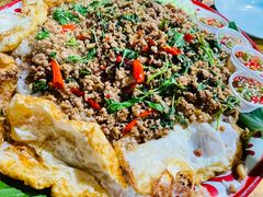 -席娜卡琳火车铁道夜市