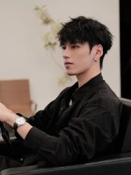 -一家只做男发烫染的店