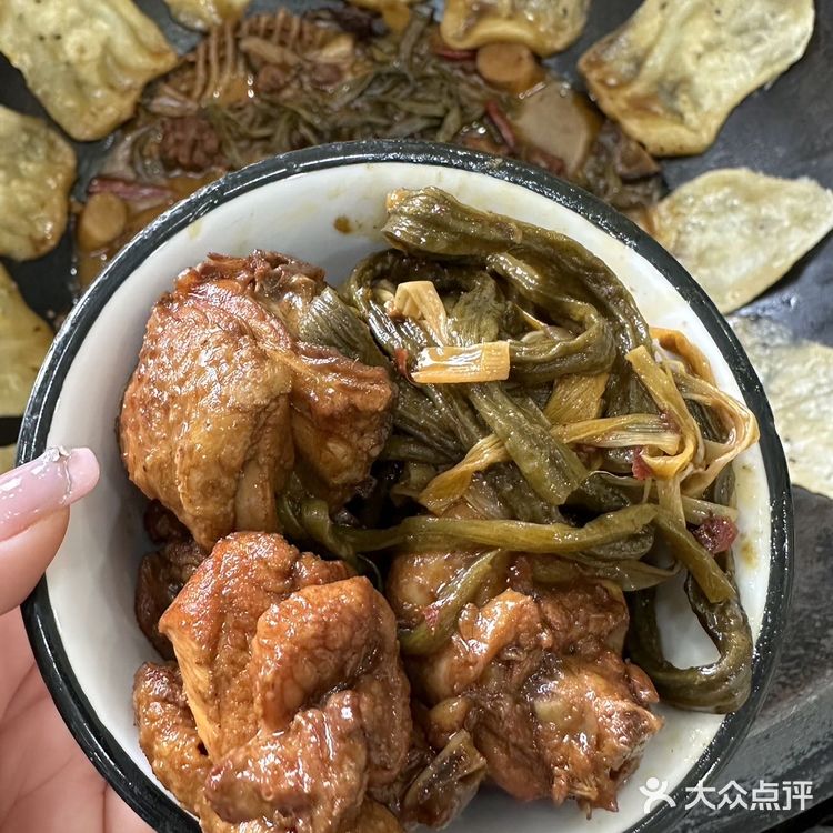 藏在大学城的徐州地锅鸡，太好吃啦！