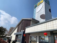 -诸城服务区-停车场