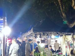 -吴山路夜市