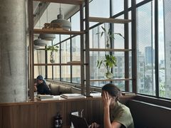 -ROAST coffee & eatery