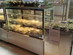 面包甜点陈列柜-白玉兰食品(甜云店)